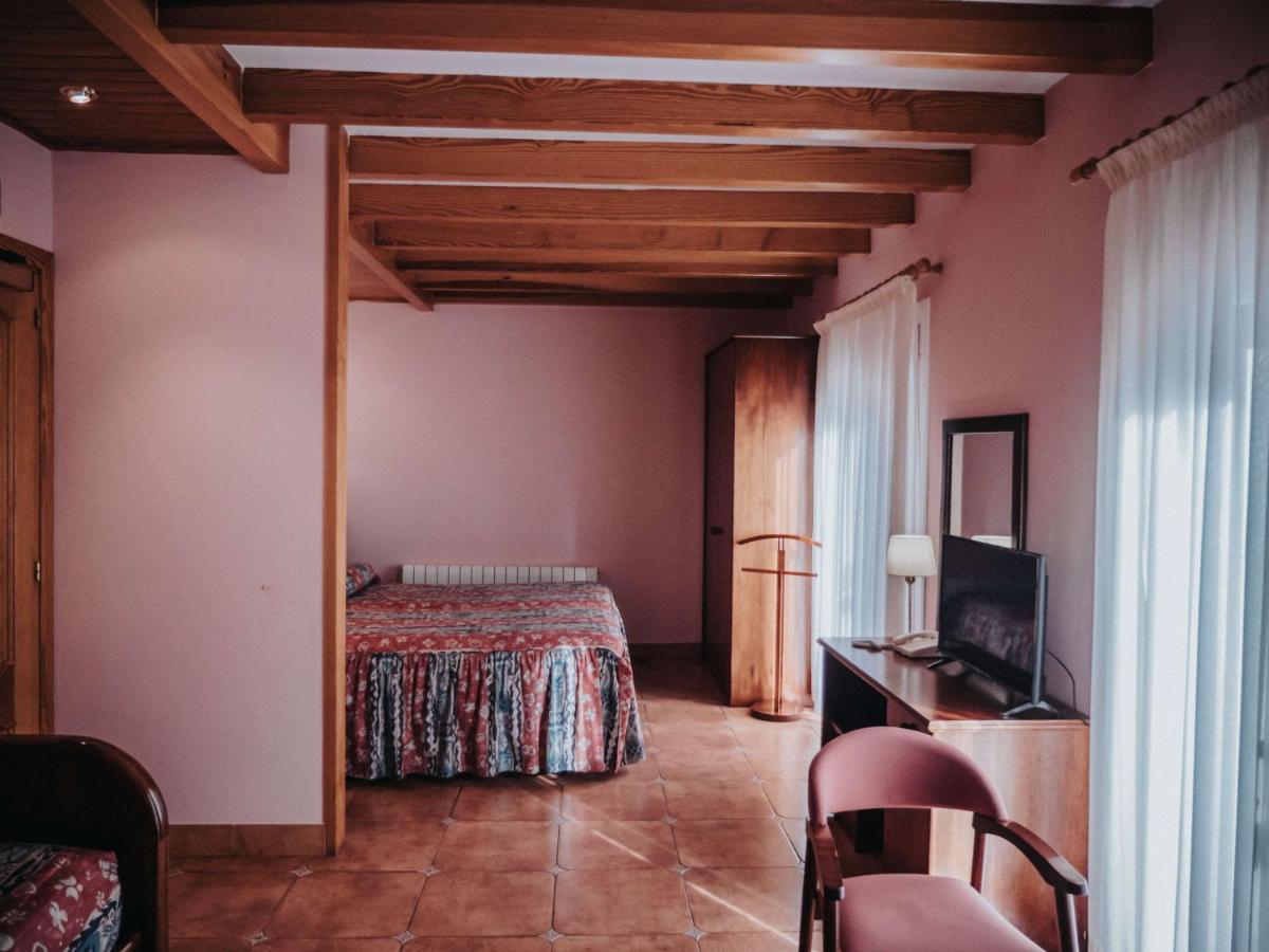 Hostal Les Fonts Castellar De N'Hug Εξωτερικό φωτογραφία