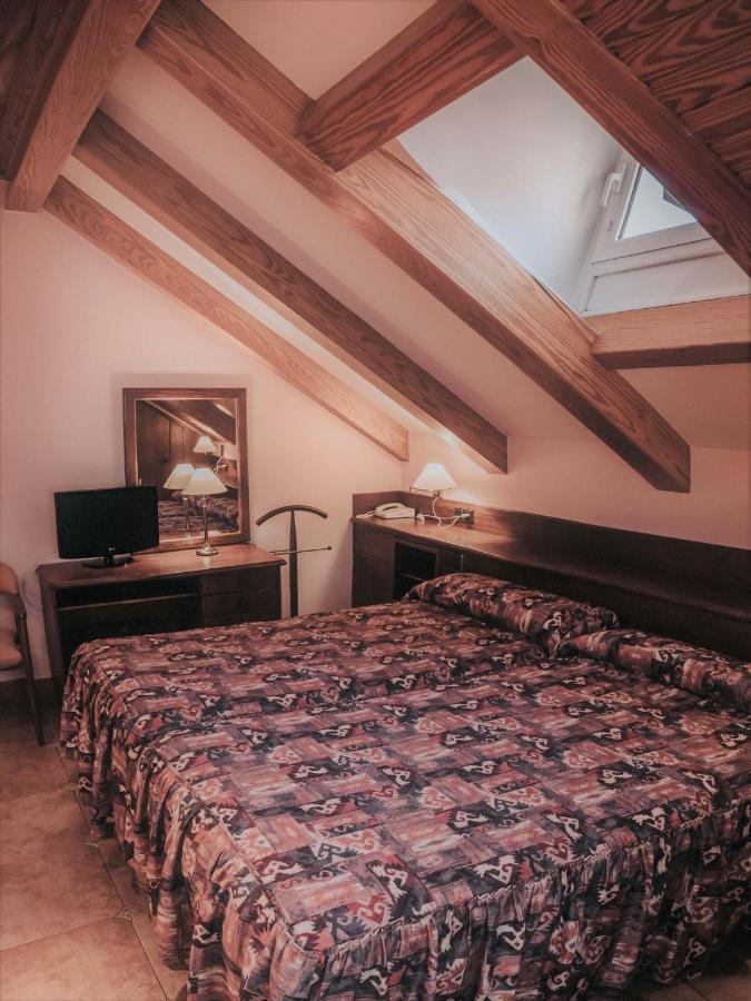 Hostal Les Fonts Castellar De N'Hug Εξωτερικό φωτογραφία