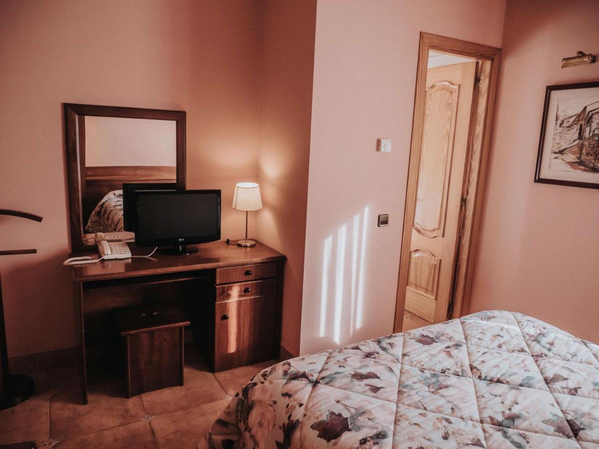 Hostal Les Fonts Castellar De N'Hug Εξωτερικό φωτογραφία