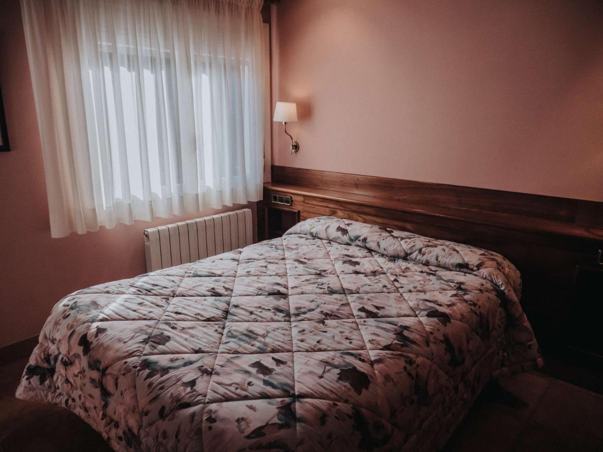 Hostal Les Fonts Castellar De N'Hug Εξωτερικό φωτογραφία