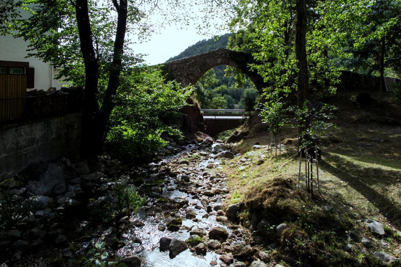 Hostal Les Fonts Castellar De N'Hug Εξωτερικό φωτογραφία