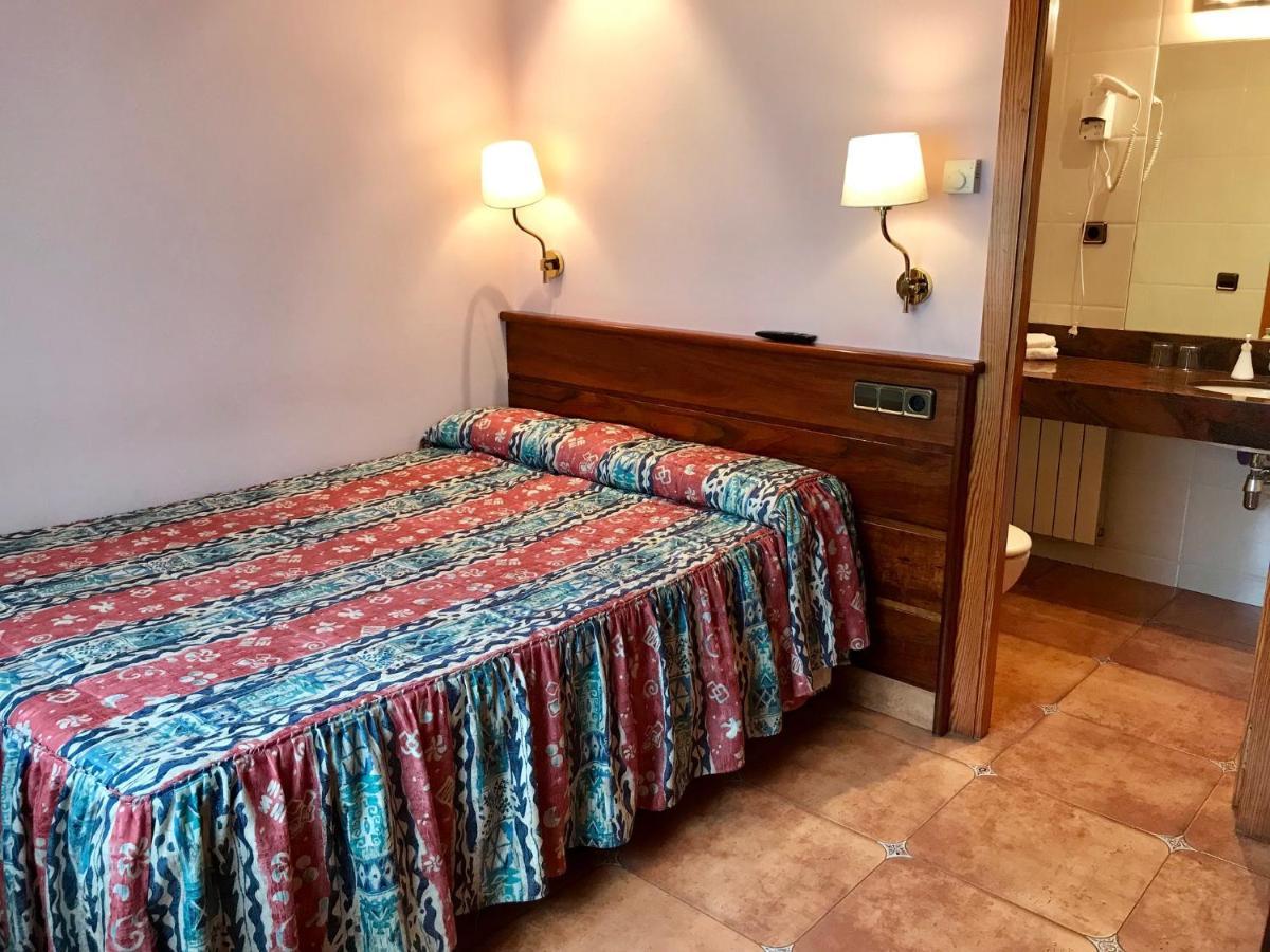 Hostal Les Fonts Castellar De N'Hug Εξωτερικό φωτογραφία