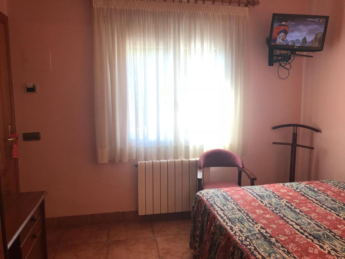 Hostal Les Fonts Castellar De N'Hug Εξωτερικό φωτογραφία